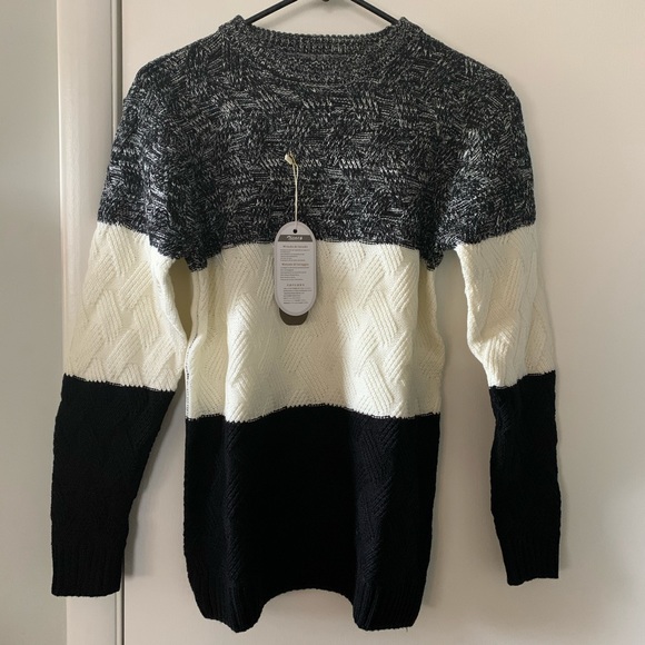 Men's Crew Neck Knit Sweater - Picture 4 of 6